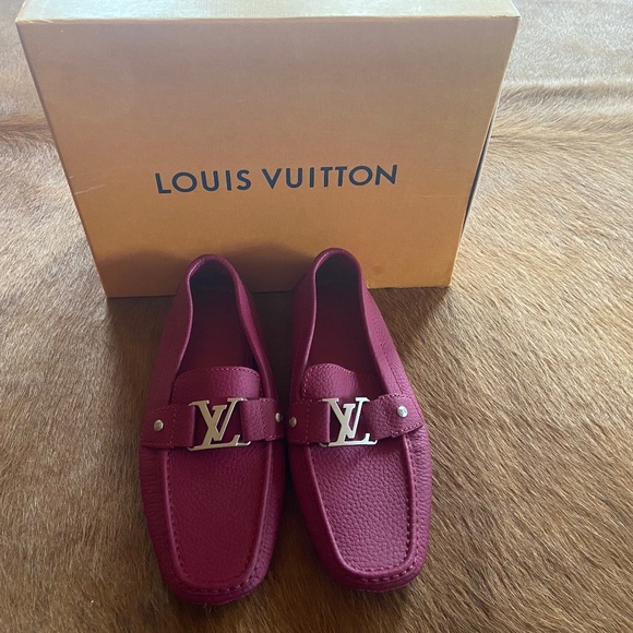 Luis Vuitton Shoes - Picture 1 of 3